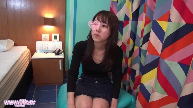   大手都市銀行の窓口で働く社会人二年目の美人スレンダー。お嬢様育ち、才色兼備な美女 FC2PPV 4961928
