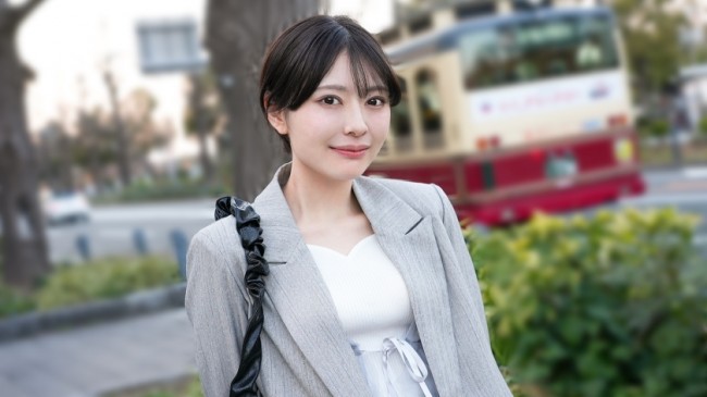 社会人2年目のフレッシュ美女【かほさん】 若々しい透き通る肌とスレンダー曲線美が淫らに捩れる至高のSEX！！ 【初撮り】ネットでAV応募→AV体験撮影 2435 SIRO 5542