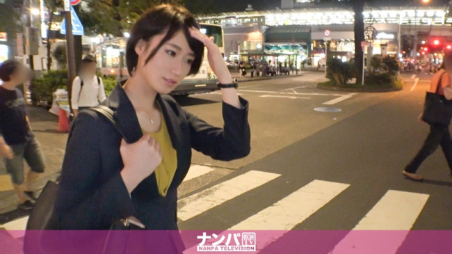 マジ軟派、初撮。 1403 溜まった性欲を食欲で発散するラーメン女子を確保！首筋の愛撫でスイッチオン！禁断のパンスト破りからのスーツ着衣プレイで大興奮！！スケベOLがおま○こビショビショにして悶絶セッ 200GANA 2174