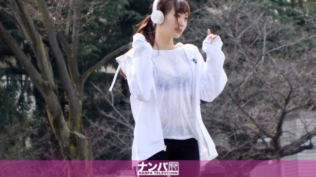 大量潮吹き 朱里 20歳 地下アイドル 200GANA 2035