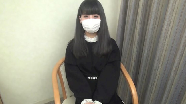 小穴很容易濕的骨感蘿莉妹妹