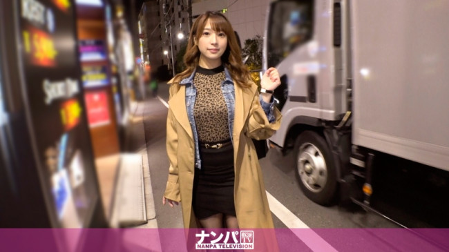 冒充电视访谈在街上搭讪最受欢迎的黑丝美女带到酒店打炮 200GANA 2261