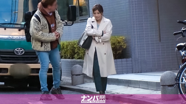 成熟稳重的美女OL被我插入后瞬间转换不断喘着甜美的呻吟 200GANA 2230