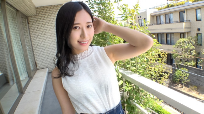 【初次拍摄】【混血美型大姐姐】【浮现出的色情腹肌】美丽苗条的肢体 美型大姐姐参战！高潮时的姿态太过色情... SIRO 4544